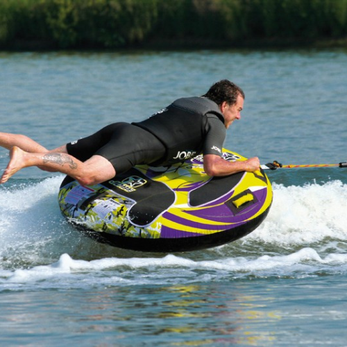 Activités et loisirs nautiques en Guadeloupe : wakeboard, ski nautique et bouée tractée